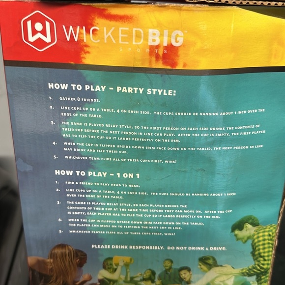 8 Wicked Big Flip Red & White Party Cups - Picture 3 of 6